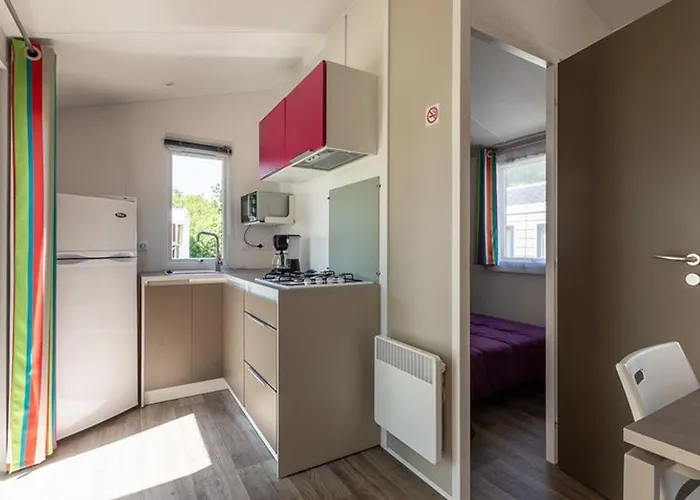 אתר קמפינג Mobil Confortable Avec Terrasse A - Api-1-52-478 *