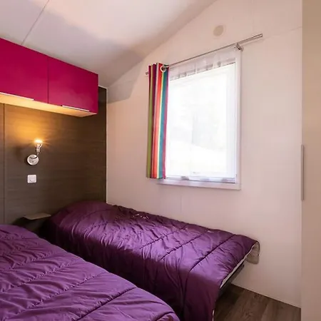 مكان تخييم Mobil Confortable Avec Terrasse A - Api-1-52-478